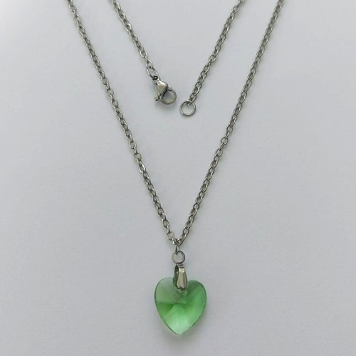 GARGANTILHA EM AÇO INOXIDÁVEL -  GARGANTILHA COM CORRENTE (03) 50CM E PINGENTE+ CORAÇÃO CRISTAL VERDE 13MM - COMPOSIÇÃO: AÇO INOXIDÁVEL - (AÇO1946) ACGG000395