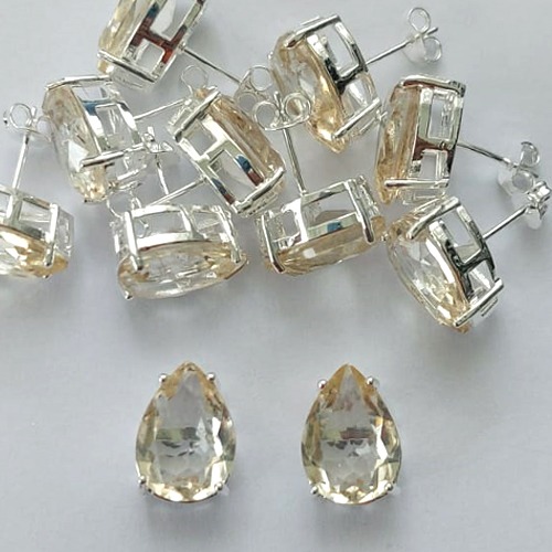 BRINCO FOLHEADA A PRATA COM 50 MILÉSIMOS + VERNIZ DIAMOND - BRINCO DE PINO BASE ALTA FUSÃO AMARELA 10X14MM (PRA348)(PAR) PRBR001153