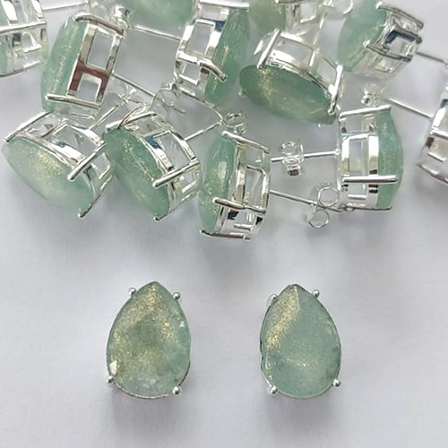 BRINCO FOLHEADA A PRATA COM 50 MILÉSIMOS + VERNIZ DIAMOND - BRINCO DE PINO BASE ALTA FUSÃO VERDE COM BRILHOS 10X14MM (PRA354)(PAR) PRBR001159
