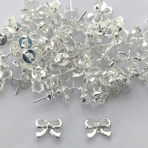 BRINCO FOLHEADA A PRATA COM 50 MILÉSIMOS + VERNIZ DIAMOND - BRINCO DE PINO LAÇO 9MM (PRA361)(PAR) PRBR001165