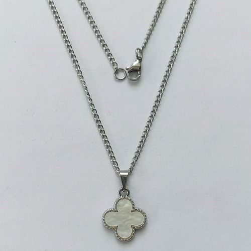 GARGANTILHA EM AÇO INOXIDÁVEL -  GARGANTILHA COM CORRENTE 42CM E PINGENTE VAN CLEEF MADRE PÉROLA 15MM - COMPOSIÇÃO: AÇO INOXIDÁVEL - (AÇO1962)ACGG000401