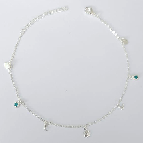 TORNOZELEIRA FOLHEADA A PRATA COM 50 MILÉSIMOS + VERNIZ DIAMOND - TORNOZELEIRA 22CM COM SOL E PEDRAS CRISTAIS VERDE- FECHO LAGOSTA + EXTENSOR (PRA433) PRTO000134