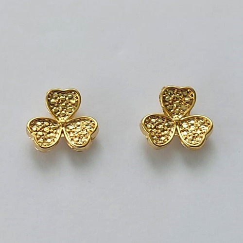 BRINCO FOLHEADO A OURO - BANHADO COM 5 MILÉSIMOS + VERNIZ DIAMOND -  BRINCO DE PINO FLOR 10MM - (OURO328) OUBR000243