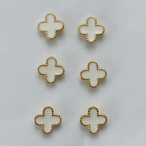 BRINCO FOLHEADO A OURO - BANHADO COM 5 MILÉSIMOS + VERNIZ DIAMOND -   TRIO DE BRINCO DE PINO TREVO BRANCO 6MM - (OURO335) OUBR000250