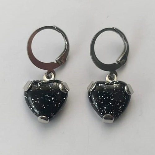 BRINCO EM AÇO INOXIDÁVEL -  BRINCOS ARGOLINHA DE PRESSÃO COM CORAÇÃO EM CRISTAL COM GLITTER PRETO 12MM - COMPOSIÇÃO: AÇO INOXIDÁVEL - (AÇO2090) ACBR000350