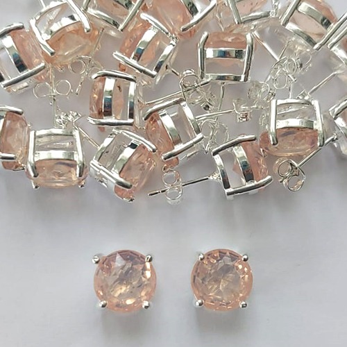 BRINCO FOLHEADA A PRATA COM 50 MILÉSIMOS + VERNIZ DIAMOND - BRINCOS DE PINO COM BASE EM ALTA FUSÃO E PEDRA REDONDA SALMÃO 10X10MM - (PRA520) PRBR001252