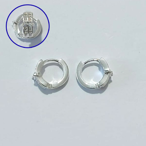 BRINCO FOLHEADO A PRATA COM 50 MILÉSIMOS + VERNIZ DIAMOND - BRINCOS DE ARGOLA COM MICRO ZIRCÔNIAS 12MM PRBR001258