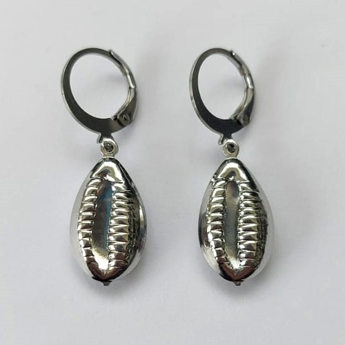 BRINCO EM AÇO INOXIDÁVEL - BRINCO ARGOLINHA DE PRESSÃO COM PINGENTE BUZIOS 19MM - COMPOSIÇÃO: AÇO INOXIDÁVEL - (AÇO2184) ACBR000433