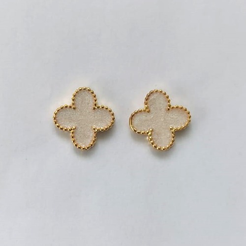 BRINCO FOLHEADO A OURO - BANHADO COM 5 MILÉSIMOS + VERNIZ DIAMOND - (CRIS) BRINCO DE PINO TREVO TIPO VAN CLEEF ROSA 10MM - (OURO490) OUBR000311