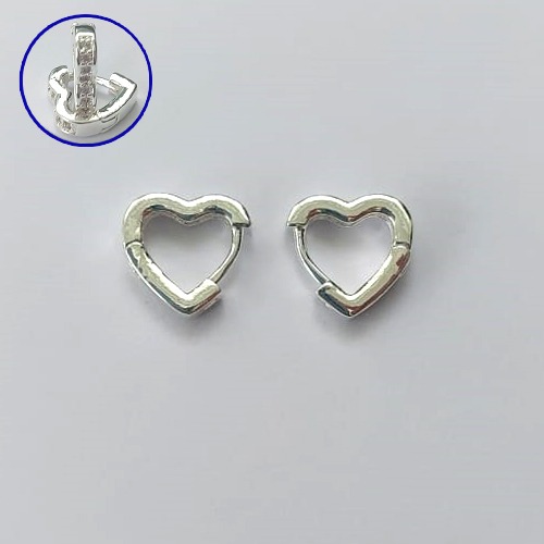 BRINCO FOLHEADO A PRATA COM 50 MILÉSIMOS + VERNIZ DIAMOND - BRINCO ARGOLA CORAÇÃO CRAVEJADO COM 1 FILEIRA DE MICROS ZIRCÔNIAS 2X16MM - (PRA636) PRBR001346