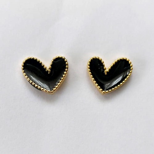 BRINCO FOLHEADO A OURO - BANHADO COM 5 MILÉSIMOS + VERNIZ DIAMOND - BRINCO DE PINO CORAÇÃO PRETO 8MM - (OURO558) OUBR000353