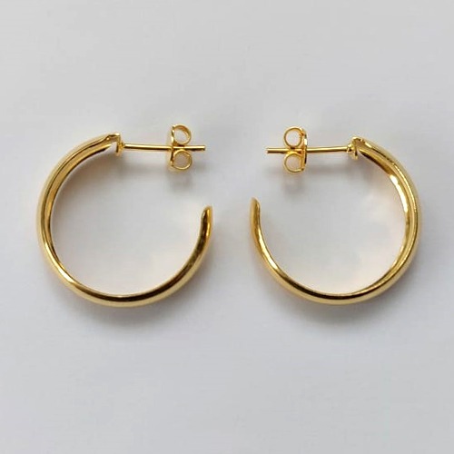 BRINCO FOLHEADO A OURO - BANHADO COM 5 MILÉSIMOS + VERNIZ DIAMOND - BRINCO DE PINO ARGOLA 22MM - (OURO575) OUBR000372