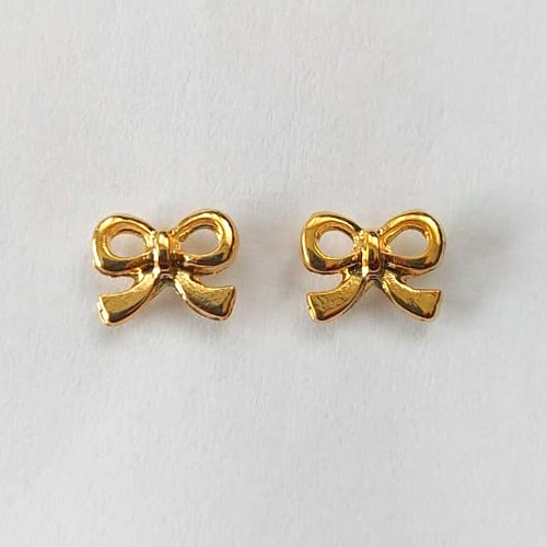 BRINCO FOLHEADO A OURO - BANHADO COM 5 MILÉSIMOS + VERNIZ DIAMOND - BRINCO DE PINO LAÇO LISO 10MM - (OURO644) OUBR000382