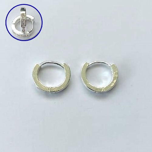 BRINCO FOLHEADO A PRATA COM 50 MILÉSIMO+ VERNIZ DIAMOND BRINCO DE ARGOLA COM 1 FILEIRA DE MICRO ZIRCÔNIAS 12MM (PRA697) PRBR001389