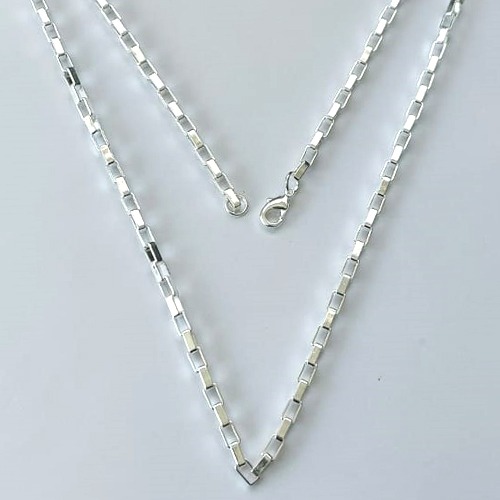 CORRENTE FOLHEADA A PRATA COM 50 MILÉSIMOS + VERNIZ DIAMOND - CORRENTE QUADRADINHA 3MM - TAMANHO: 60CM E FECHO LAGOSTA - (PRA717) PRCR000158