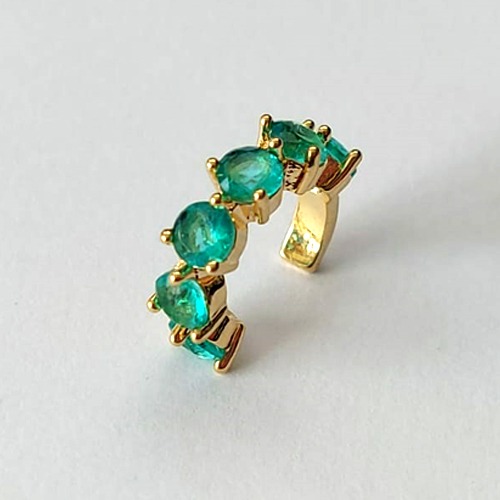 BRINCO FOLHEADO A OURO - BANHADO COM 5 MILÉSIMOS + VERNIZ DIAMOND - EAR CUFF COM ZIRCÔNIAS VERDE 4X16MM (VENDIDO POR UNIDADE) - OURO850 OUBR000424