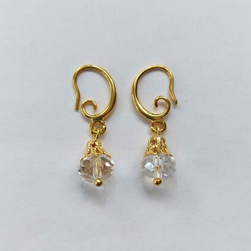 BRINCO FOLHEADO A OURO - BANHADO COM 5 MILÉSIMOS + VERNIZ DIAMOND - BRINCO DE PINO COM PINGENTE CRISTAL 8MM - OURO876 OUBR000427