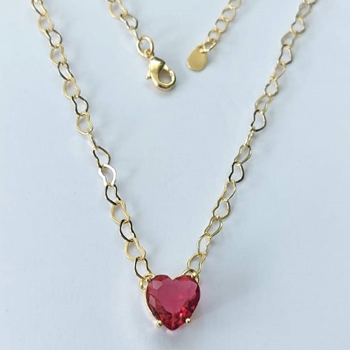 SHOCKER FOLHEADA A OURO 5 MILÉSIMOS + VERNIZ DIAMOND - CORRENTE DE CORAÇÃO 40CM + EXTENSOR E FECHO LAGOSTA - PINGENTE ZIRCÔNIA FORMATO CORAÇÃO VERMELHA 10MM - (OURO891) OUSH000012