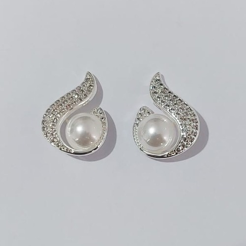 BRINCO FOLHEADO A PRATA COM 50 MILÉSIMOS + VERNIZ DIAMOND - BRINCOS DE PINO GOTA COM MICROS ZIRCÔNIAS 20X15MM (PRA759) PRBR001438