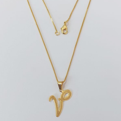 GARGANTILHA FOLHEADA A OURO - BANHADO COM 5 MILÉSIMOS + VERNIZ DIAMOND - GARGANTILHA CORRENTE VENEZIANA 45CM COM PINGENTE LETRA V (OURO927) OUGG000229