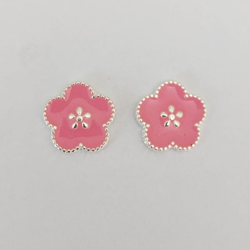 BRINCO FOLHEADO A PRATA COM 50 MILÉSIMOS + VERNIZ DIAMOND - BRINCO DE PINO FLOR ESMALTADA ROSA 15MM (PRA827) PRBR001468