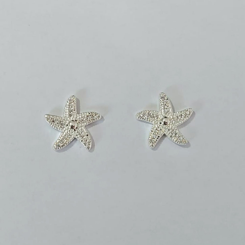 BRINCO FOLHEADO A PRATA COM 50 MILÉSIMOS + VERNIZ DIAMOND -BRINCO DE PINO ESTRELA DO MAR COM MICRO ZIRCÔNIAS 14MM PRBR001487