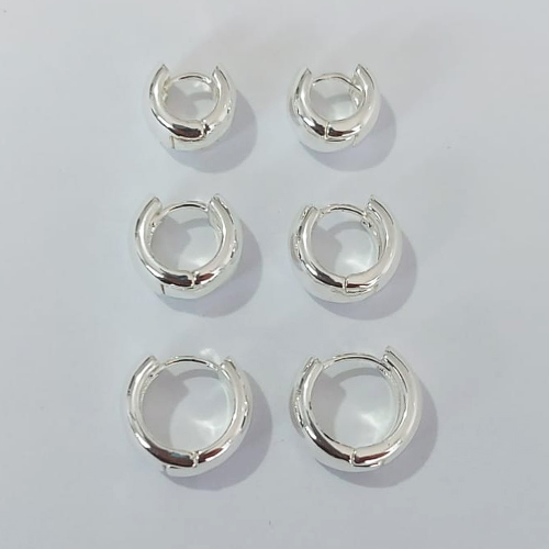 BRINCO FOLHEADO A PRATA COM 50 MILÉSIMO+ VERNIZ DIAMOND - TRIO DE BRINCOS DE ARGOLAS REDONDA LISAS 15/13/10MM LARGURA 7MM PRBR001500