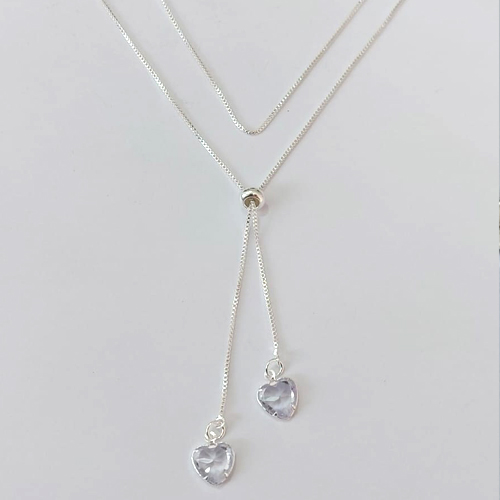 GARGANTILHA FOLHEADA A PRATA COM 50 MILÉSIMOS + VERNIZ DIAMOND CORRENTE VENEZIANA GRAVATINHA 45CM COM PINGENTE EM ZIRCÔNIAS CORAÇÕES 10MM - PRGG001506