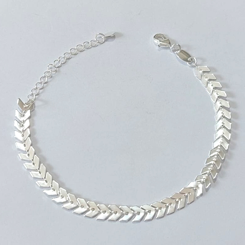 PULSEIRA FOLHEADA A PRATA COM 50 MILÉSIMOS + VERNIZ DIAMOND - CORRENTE TODA EM ESCAMAS - TAMANHO: 17CM + EXTENSOR E FECHO LAGOSTA - PRPS001204