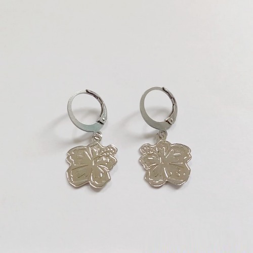 BRINCO EM AÇO INOXIDÁVEL - BRINCO DE ARGOLA DE PRESSÃO PINGENTE FLOR 1MM - COMPOSIÇÃO: AÇO INOXIDÁVEL (AÇO0295) - ACBR000487