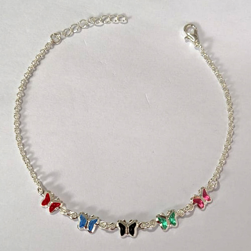 PULSEIRA FOLHEADA A PRATA COM 50 MILÉSIMOS + VERNIZ DIAMOND - PULSEIRA COM BORBOLETAS EM CRISTAIS COLORIDOS - TAMANHO: 18CM + EXTENSOR E FECHO LAGOSTA - PRPS001260