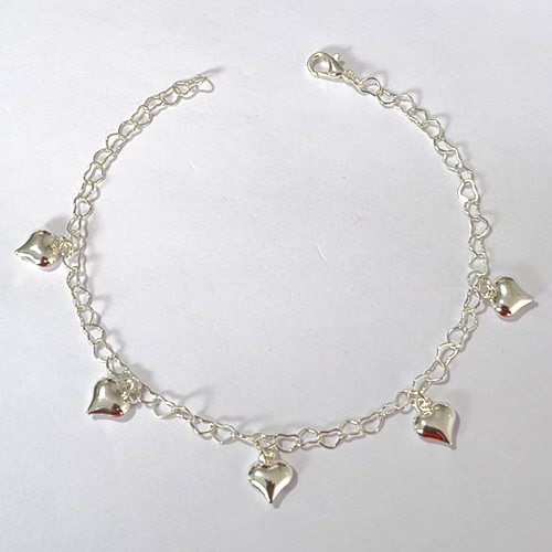 PULSEIRA FOLHEADA A PRATA COM 50 MILÉSIMOS + VERNIZ DIAMOND - PULSEIRA COM CORAÇÕES DUPLOS - TAMANHO: 21CM E FECHO LAGOSTA - PRPS001261