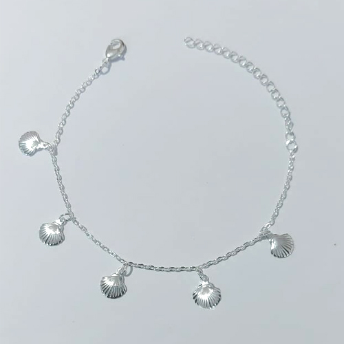 PULSEIRA FOLHEADA A PRATA COM 50 MILÉSIMOS + VERNIZ DIAMOND - PULSEIRA 15CM CONCHAS + EXTENSOR E FECHO LAGOSTA - PRPS001271