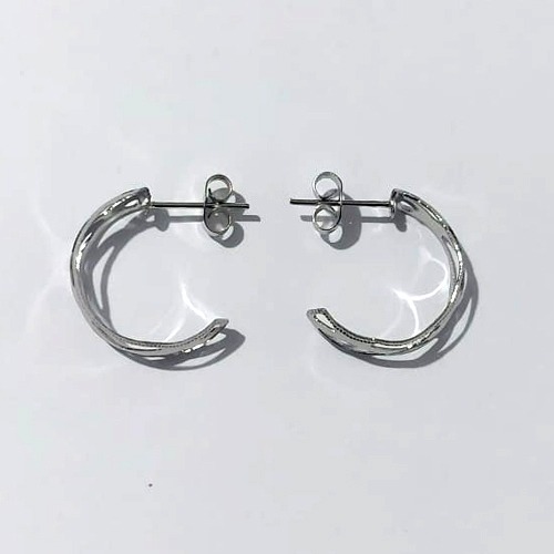 BRINCO EM AÇO INOXIDÁVEL - BRINCO ARGOLA DETALHES VAZADOS 5X19MM (ARGI0403) - COMPOSIÇÃO: AÇO INOXIDÁVEL - (AÇO2246)- ACBR000498