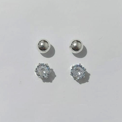 DUO DE BRINCO FOLHEADO A PRATA 50 MILÉSIMOS + VERNIZ DIAMOND - DUO DE BRINCO DE PINO ZIRCÔNIA 6MM E BOLA LISA 6MM - PRBR001550