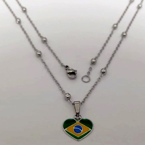 GARGANTILHA EM AÇO INOXIDÁVEL - CORRENTE BOLINHA 50CM COM PINGENTE BANDEIRA DO BRASIL FORMATO CORAÇÃO 13MM - FECHO LAGOSTA - COMPOSIÇÃO: AÇO INOXIDÁVEL - ACGG000566