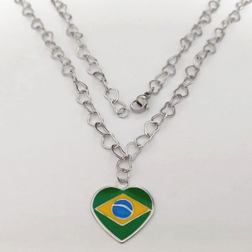 GARGANTILHA EM AÇO INOXIDÁVEL - CORRENTE CORAÇÃO 45CM COM PINGENTE BANDEIRA DO BRASIL FORMATO CORAÇÃO 20MM - FECHO LAGOSTA - COMPOSIÇÃO: AÇO INOXIDÁVEL(AÇO3053) - ACGG000571