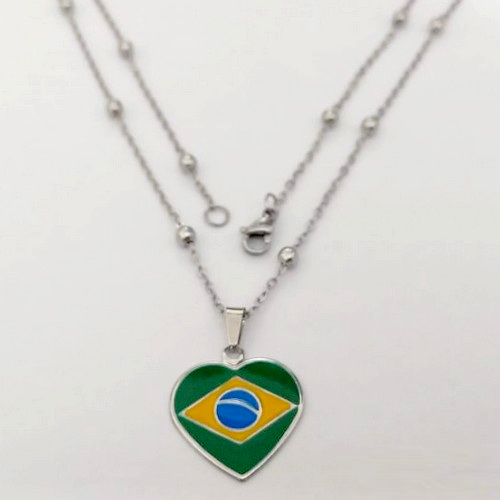GARGANTILHA EM AÇO INOXIDÁVEL - CORRENTE BOLINHA 45CM COM PINGENTE BANDEIRA DO BRASIL FORMATO CORAÇÃO 20MM - FECHO LAGOSTA - COMPOSIÇÃO: AÇO INOXIDÁVEL(AÇO3040) - ACGG000573