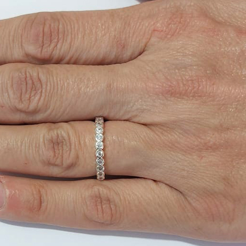 ANEL FOLHEADO A PRATA COM 50 MILÉSIMOS + VERNIZ DIAMOND- ANEL COM MICRO ZIRCÔNIAS LARGURA 2MM PRAN000079