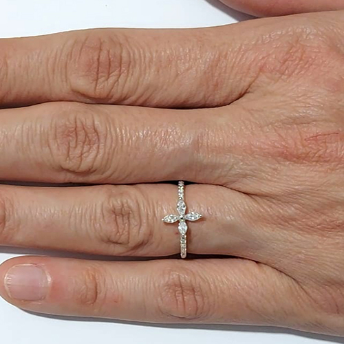 ANEL FOLHEADO A PRATA COM 50 MILÉSIMOS + VERNIZ DIAMOND ANEL COM FLOR E MICRO ZIRCÔNIAS PRAN000083