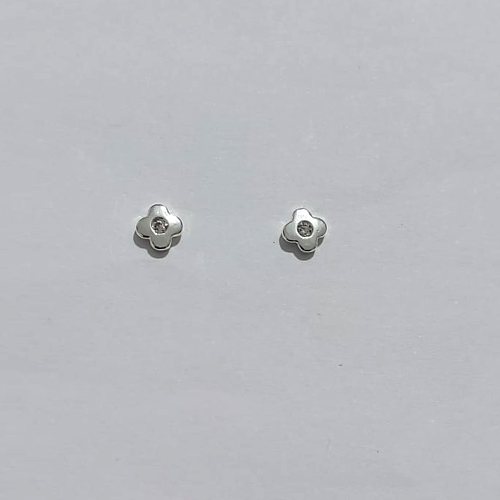 BRINCO FOLHEADO A PRATA COM 50 MILÉSIMO+ VERNIZ DIAMOND - BRINCO DE PINO TREVO COM ZIRCÔNIA 4MM PRBR001583