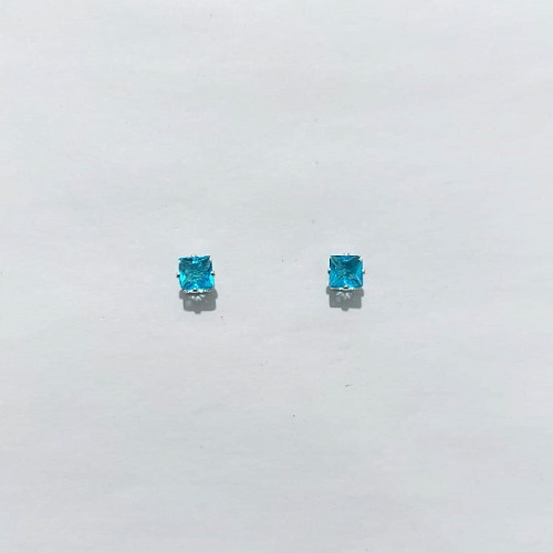 BRINCO FOLHEADO A PRATA + VERNIZ DIAMOND - BRINCO DE PINO COM ZIRCÔNIA AZUL QUADRADA 6MM PRBR001612