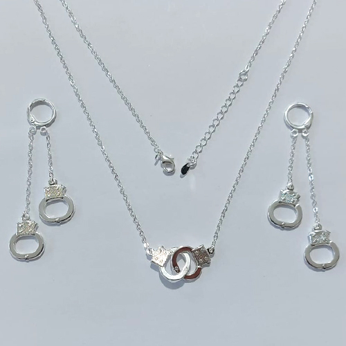 CONJUNTO FOLHEADO A PRATA COM 50 MILÉSIMOS + VERNIZ DIAMOND - CORRENTE CADEADO PINGENTE E BRINCO COM ALGEMAS DUPLAS 13MM PRCJ000211