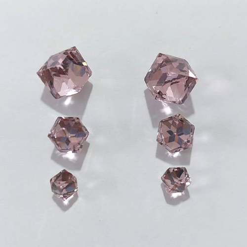 TRIO DE BRINCOS EM AÇO INOXIDÁVEL- TRIO DE BRINCOS DE PINO ZIRCÔNIAS QUADRADAS ROSAS 8/7/6MM ACBR000562