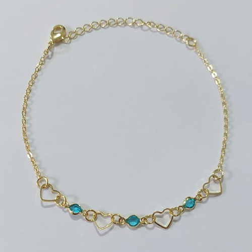 PULSEIRA FOLHEADA A OURO - BANHADO COM 3 MILÉSIMOS + VERNIZ DIAMOND - PULSEIRA 17CM COM CORAÇÕES VAZADOS E PEDRAS CRISTAIS AZUÍS + EXTENSOR OUPS000193