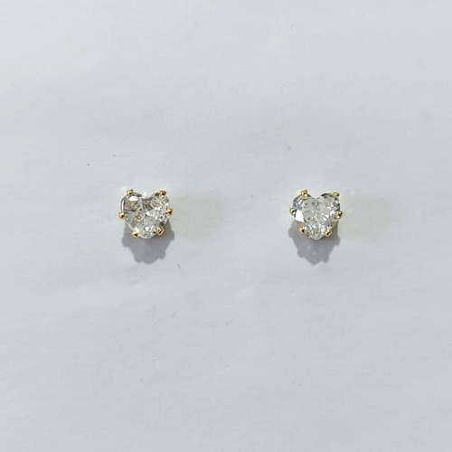 BRINCO FOLHEADO A OURO - BANHADO COM 3 MILÉSIMOS + VERNIZ DIAMOND - BRINCO DE PINO CORAÇÃO COM ZIRCÔNIA CRISTAL 6MM OUBR000700