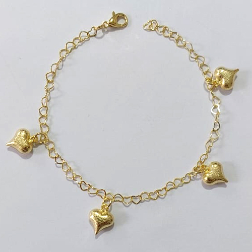 PULSEIRA FOLHEADA A OURO - BANHADO COM 3 MILÉSIMOS + VERNIZ DIAMOND - PULSEIRA 17CM COM CORRENTE CORAÇÃO COM CORAÇÕES COM BRILHOS OUPS000203
