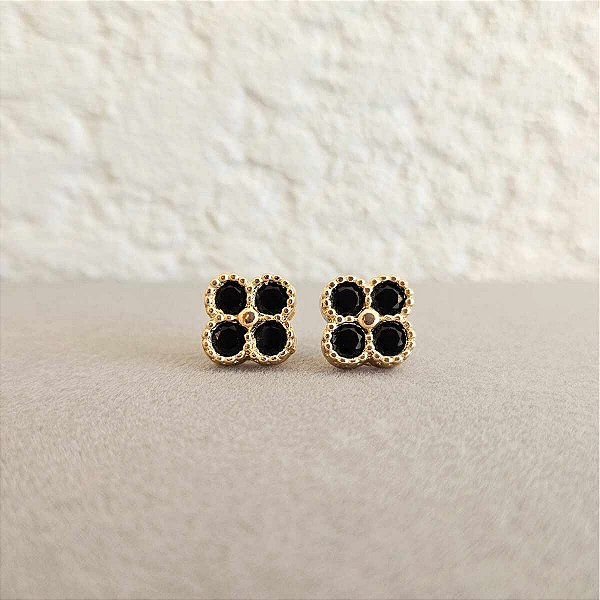 Brinco Trevo Preto Banhado a Ouro 18k