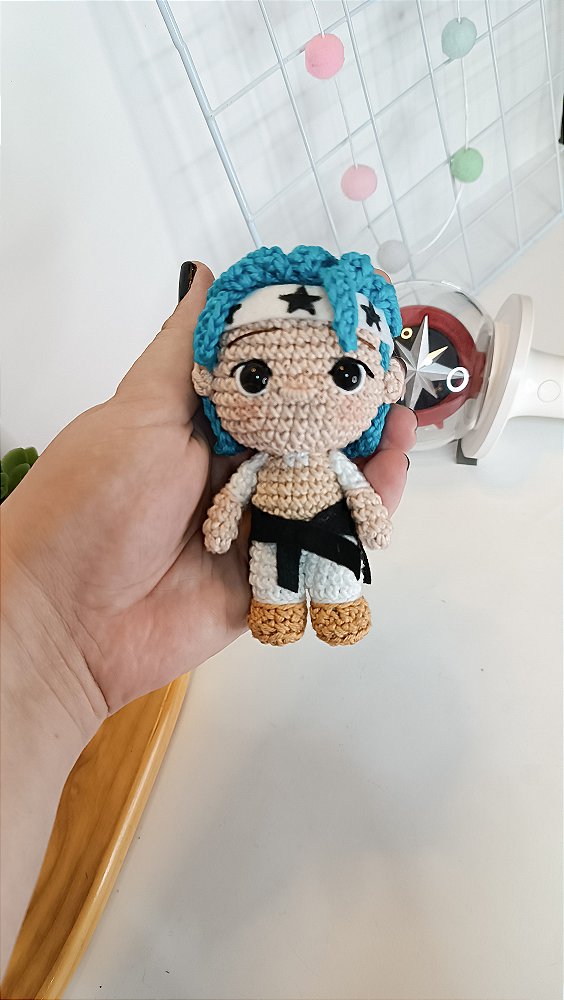 Mini boneco Felix Stray Kids cabelo azul - Coleção piticos