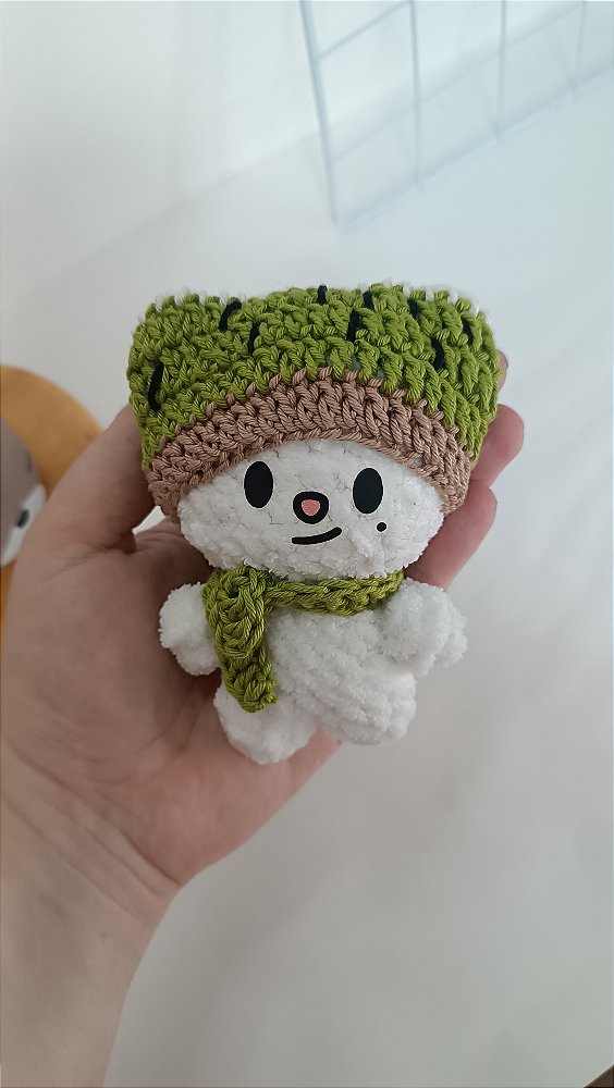 Baby Jiniret com touca Kiwi Skzoo Hyunjin Stray Kids peludinho crochê amigurumi